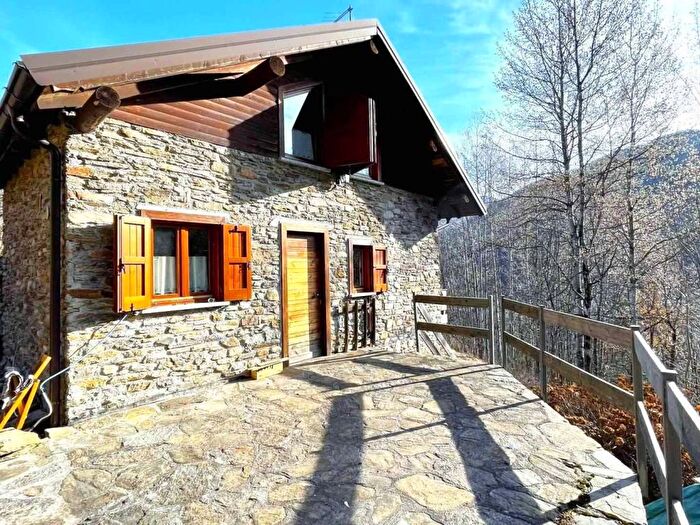 Casa bilocale in affitto in Via Foppa, Rasura