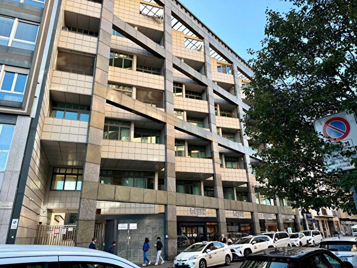Appartamento trilocale in affitto in Piazza della Repubblica, Porta Nuova, Milano