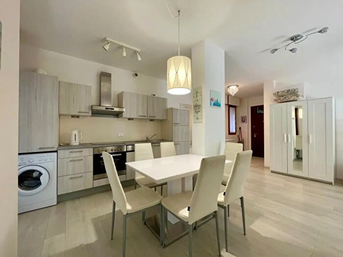 Appartamento trilocale in vendita in Viale dell' Orione, Grado