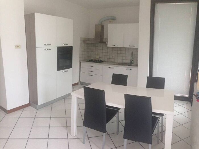 Appartamento trilocale in affitto in Via Pasubio, Centro Storico, Desenzano del Garda