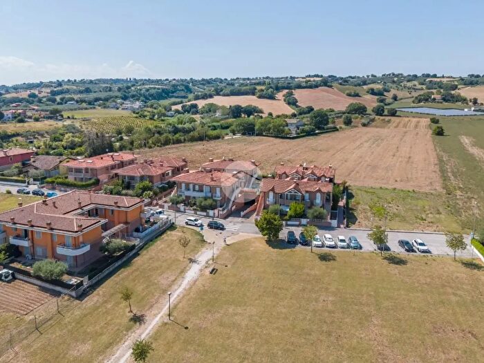 Appartamento quadrilocale in vendita in Via Carlo Cassola, Colli al Metauro