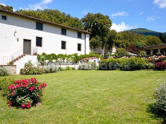 Casa con 6 locali in affitto in Monte Morello Cercina, Sesto Fiorentino