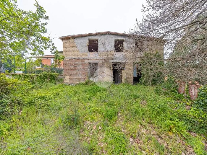 Casa con 8 locali in vendita in Via Paolo Boccella, Guidonia Montecelio