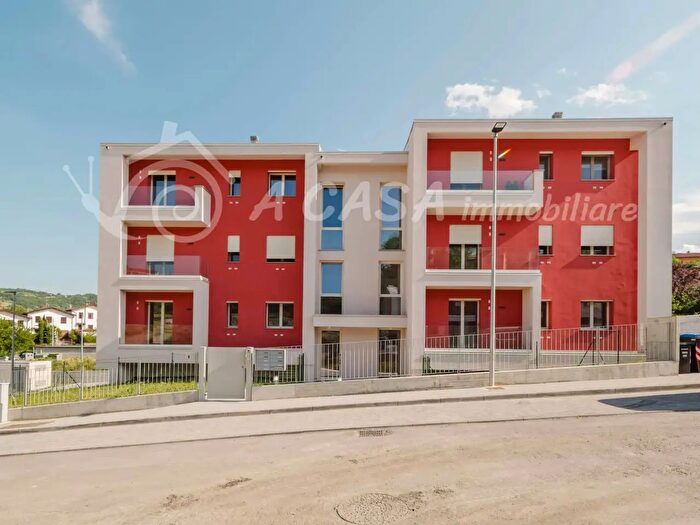 Appartamento trilocale in vendita in Via Don Orsi, Langhirano