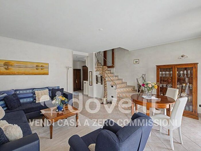 Case in Vendita e in Affitto - 3