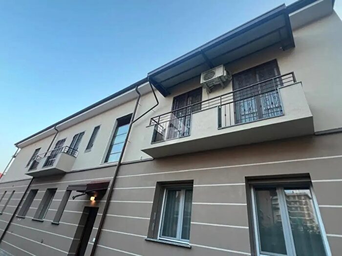 Appartamento quadrilocale in vendita in Via Bollate, Novate Milanese