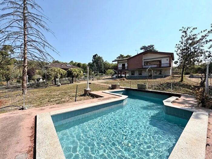 Casa con 8 locali in vendita in Strada Manza, Alessandria