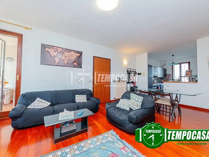 Appartamento trilocale in vendita in Via San Vitale, Siziano