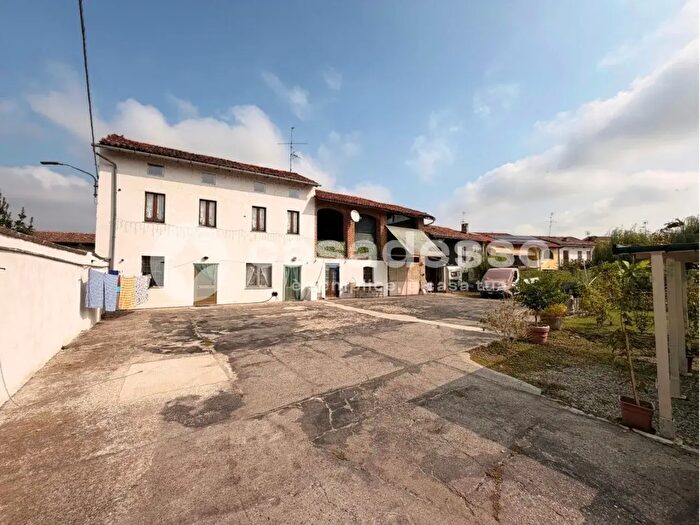 Casa con 7 locali in vendita in Corso Massimo d'Azeglio, Fontanetto Po