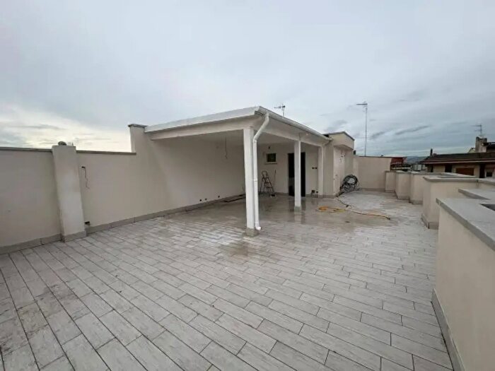 Appartamento trilocale in vendita in Via Vittorio Emanuele III, Casalnuovo Di Napoli