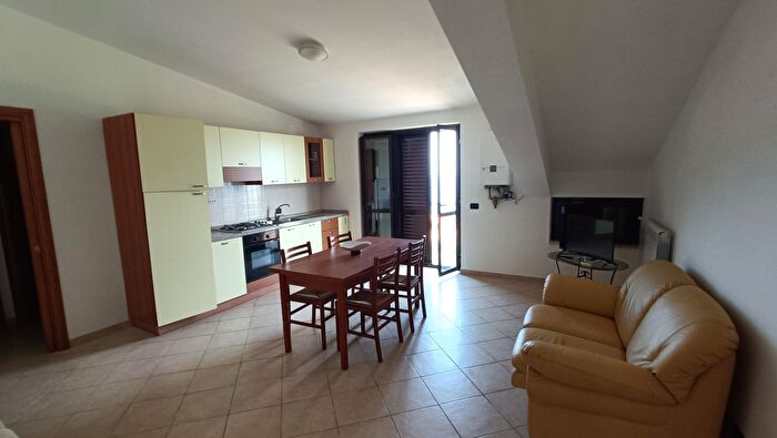Appartamento trilocale in vendita in Contrada Maiolino, Gizzeria