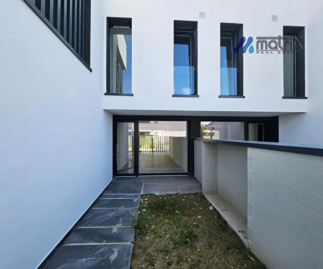 Casa con 9 locali in vendita in Via Vittorio Emanuele II, Legnaro