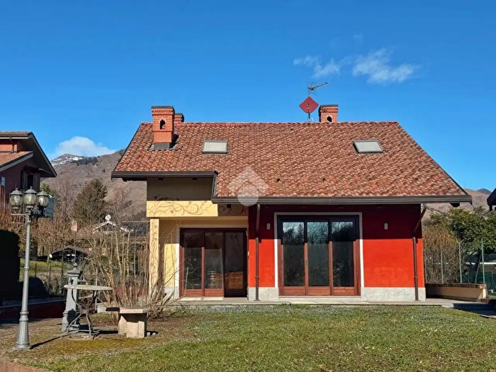 Casa con 8 locali in vendita in Via Alpignano, Val Della Torre