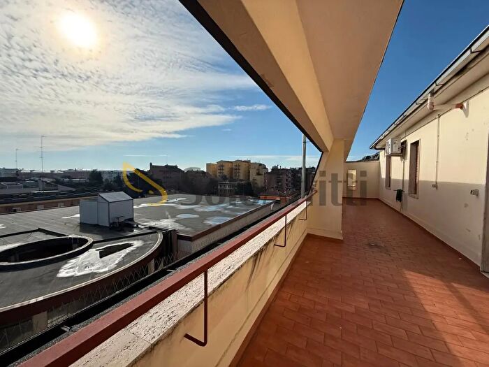 Appartamento con 5 locali in affitto in Via Pelusia, Modena