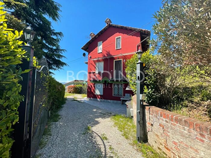 Casa trilocale in vendita in Via Vincenzo Troia Snc, Magliano Alfieri