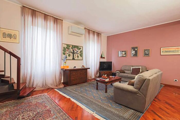 Appartamento quadrilocale in vendita in Viale Carlo Espinasse Milano, Milano