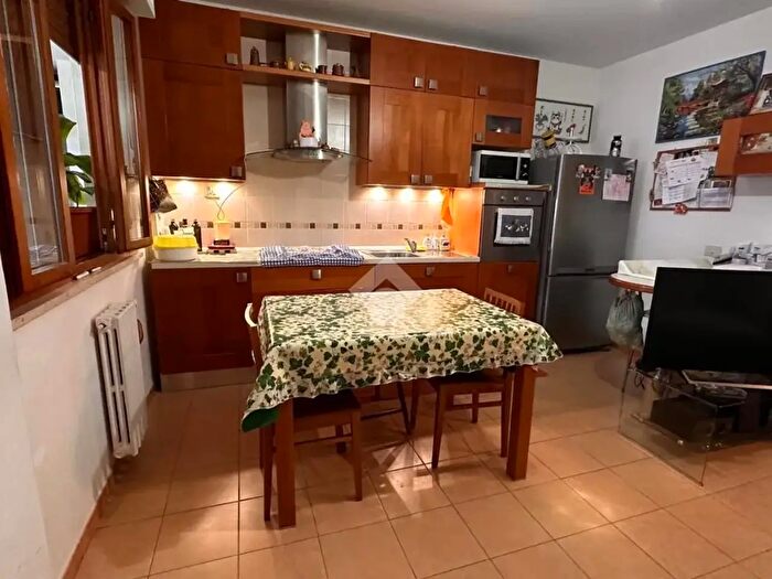Appartamento trilocale in vendita in Viale Alfredo Ottaviani, Roma