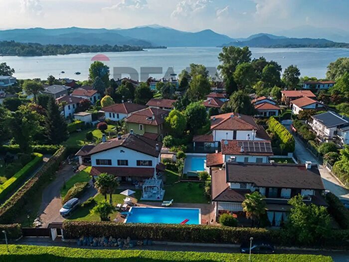 Casa con 15 locali in vendita in Via dei Narcisi, Castelletto Sopra Ticino