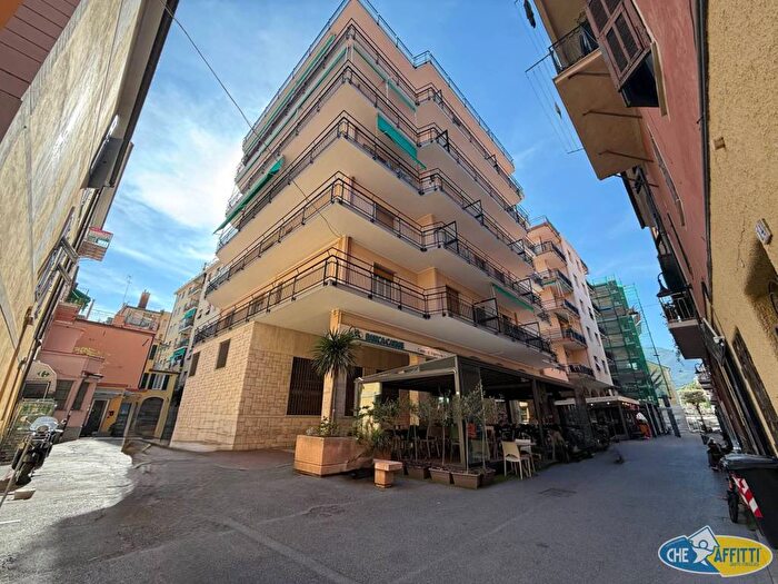 Appartamento bilocale in affitto in Via Stella, Centro, Loano