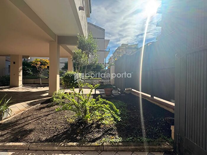 Appartamento con 6 locali in vendita in Via Alcide De Gasperi, Santa Maria Capua Vetere