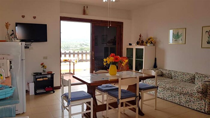 Appartamento trilocale in vendita in Strada Provinciale, Golfo Aranci