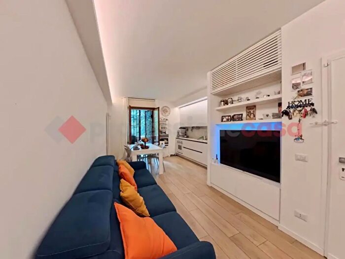 Appartamento trilocale in vendita in Largo Borgo Pace, Roma