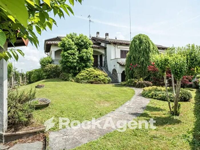 Casa con 6 locali in vendita in Via Eugenio Montale, Frascarolo