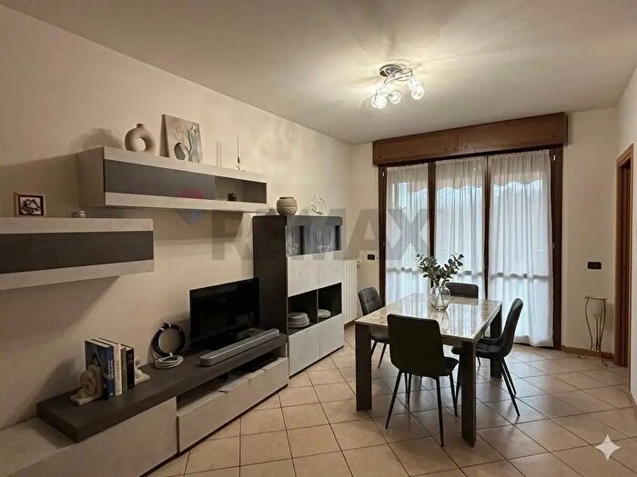 Appartamento trilocale in vendita in Via delle Betulle, Legnano