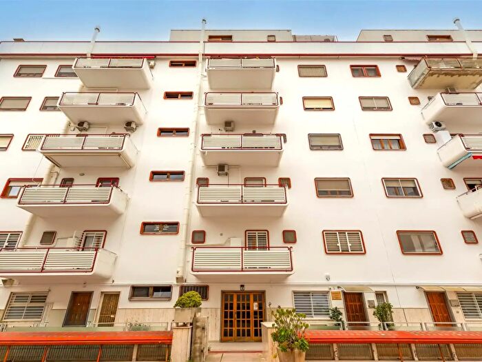 Appartamento con 5 locali in vendita in Via Robert Schuman, Bari