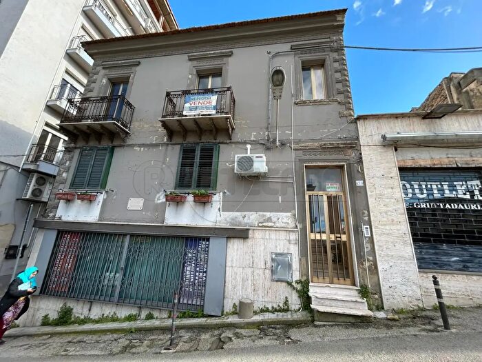 Appartamento trilocale in vendita in Via XX Settembre, Caltanissetta