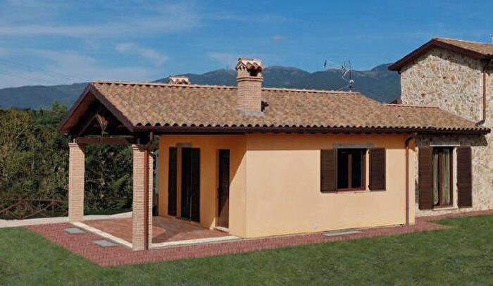 Casa con 6 locali in vendita in Via Casa al Vento, Sansepolcro