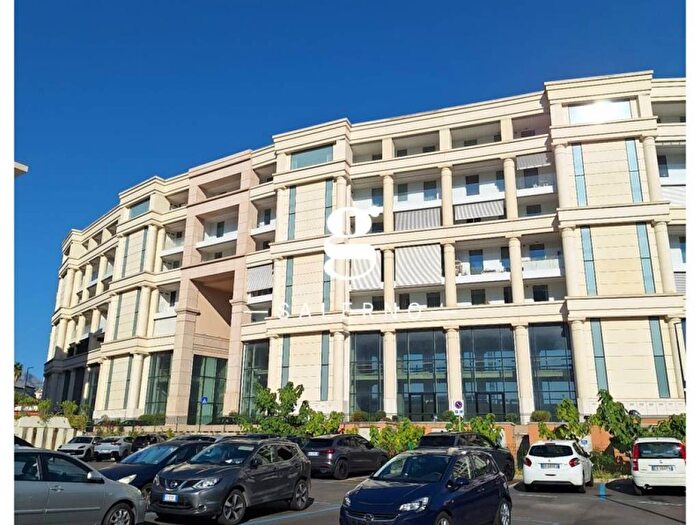 Appartamento trilocale in affitto in Piazza della Libertà, Centro Storico Teatro Verdi, Salerno