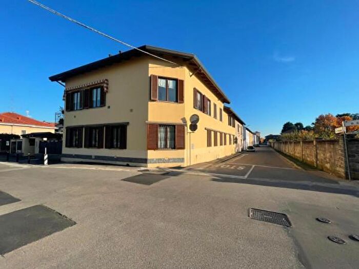 Appartamento bilocale in vendita in Via Benedetto Speroni, Villa Cortese