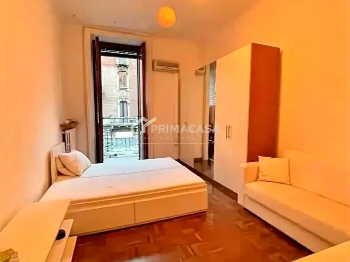 Appartamento trilocale in affitto in Via Carlo Farini, Milano
