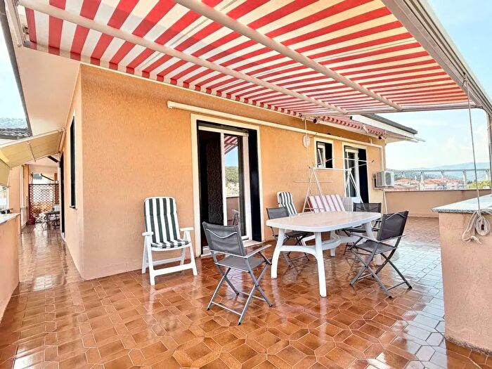 Appartamento con 5 locali in vendita in Andora