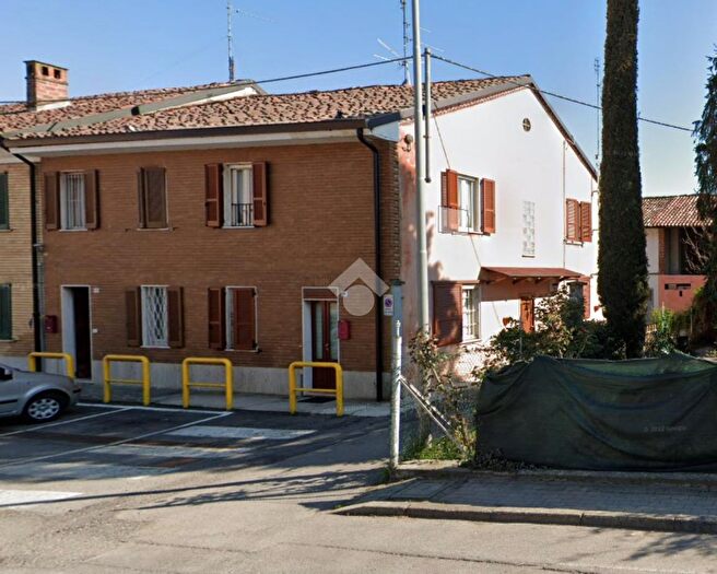 Casa trilocale in vendita in Piazzale Cavalieri di Malta, Inverno E Monteleone