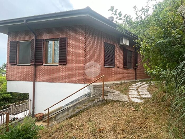 Casa quadrilocale in vendita in Strada Bricco Gianotti, Asti