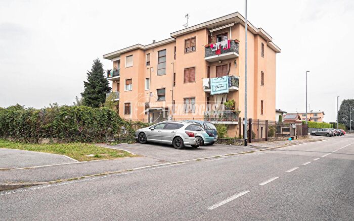 Appartamento trilocale in vendita in Via Tagliamento, Giussano