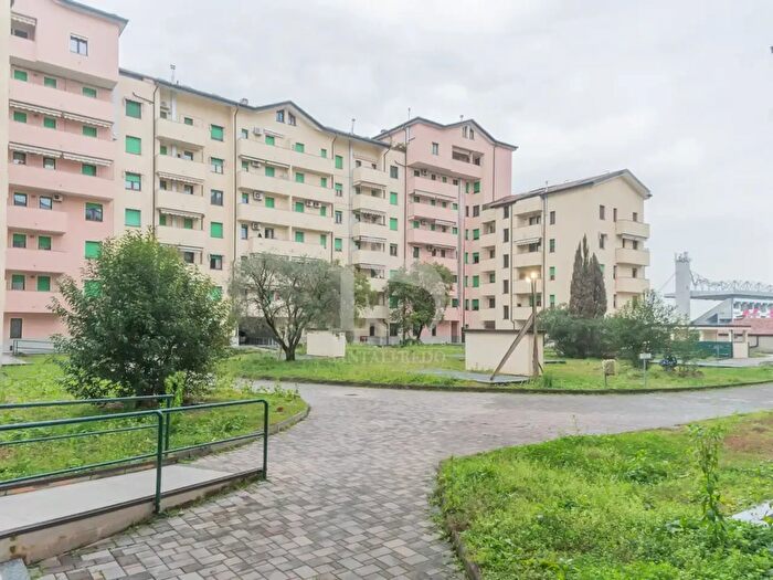 Appartamento trilocale in vendita in Via De Chirico, Monza