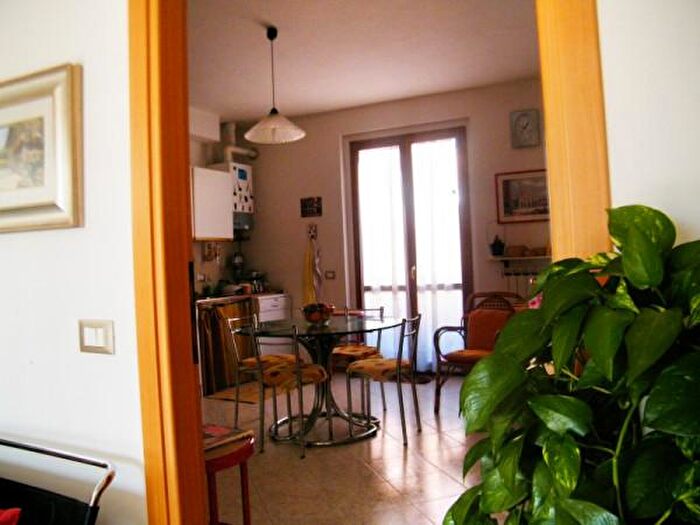 Appartamento con 6 locali in vendita in Via Montegrappa, Jesi