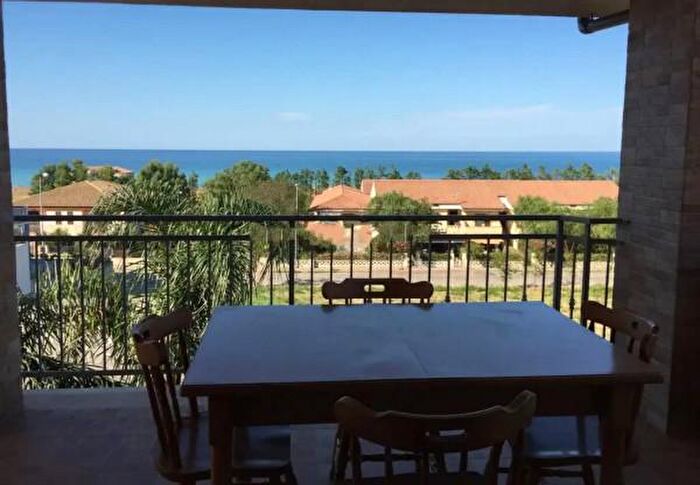 Casa quadrilocale in vendita in Via Giovanni Falcone, Mandatoriccio