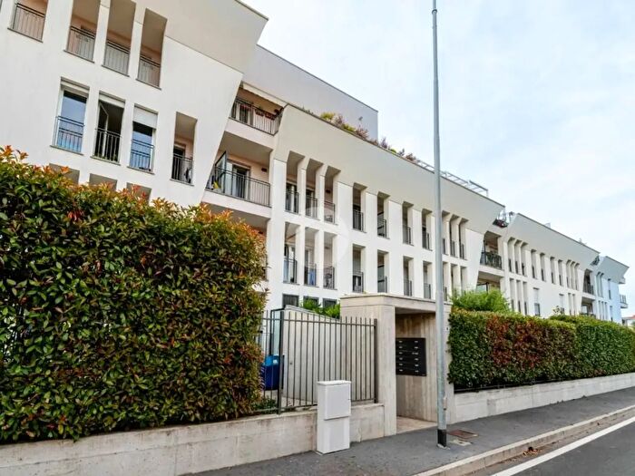 Appartamento trilocale in vendita in Via Montanara, Settimo Milanese