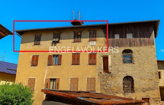 Appartamento con 6 locali in vendita in Via Cesare Battisti, Mezzana