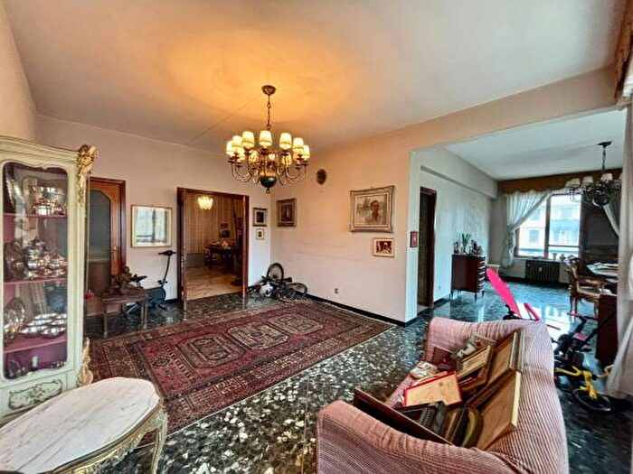 Appartamento con 6 locali in vendita in Via Giuseppe Elia Benza, Genova