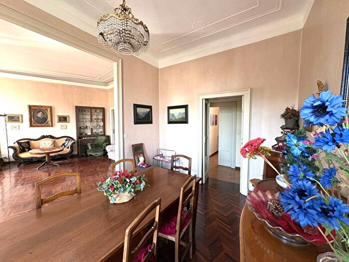 Appartamento con 5 locali in vendita in Viale Emilio Caldara, Quadronno Crocetta, Milano