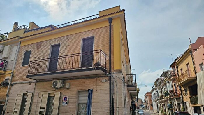 Casa trilocale in vendita in Via Pasubio, Torremaggiore