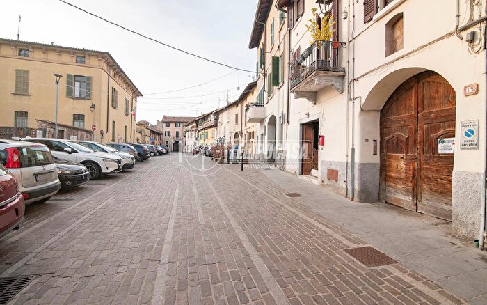 Appartamento bilocale in vendita in Piazza Cavour, Vaprio DAdda