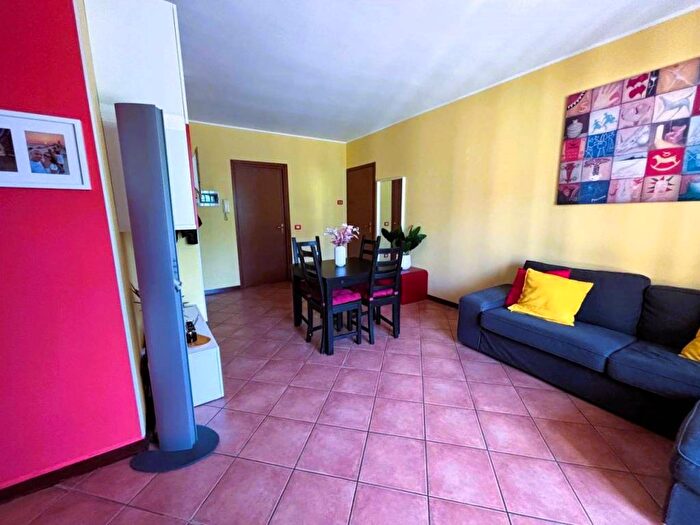 Appartamento trilocale in affitto in Via Ugo la Malfa, Mezzate, Peschiera Borromeo