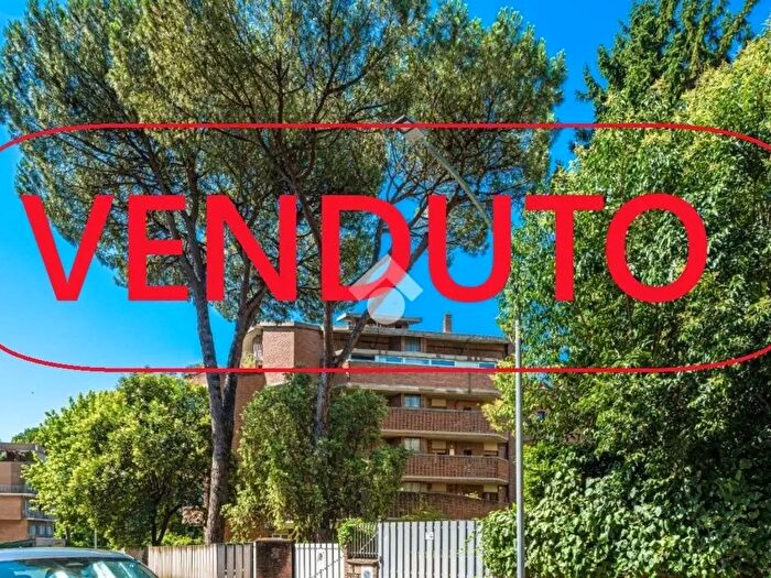 Appartamento con 6 locali in vendita in Via di Villa Betania, Roma