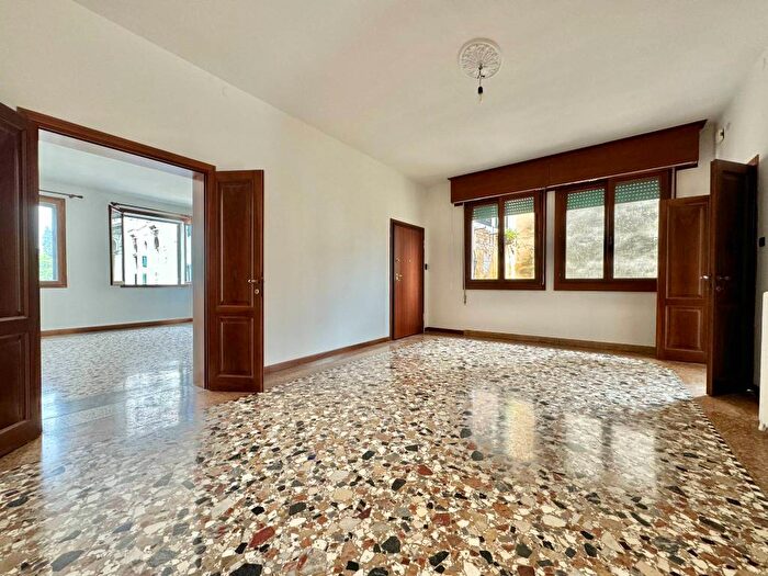 Appartamento con 6 locali in affitto in Guglie San Leonardo, Venezia